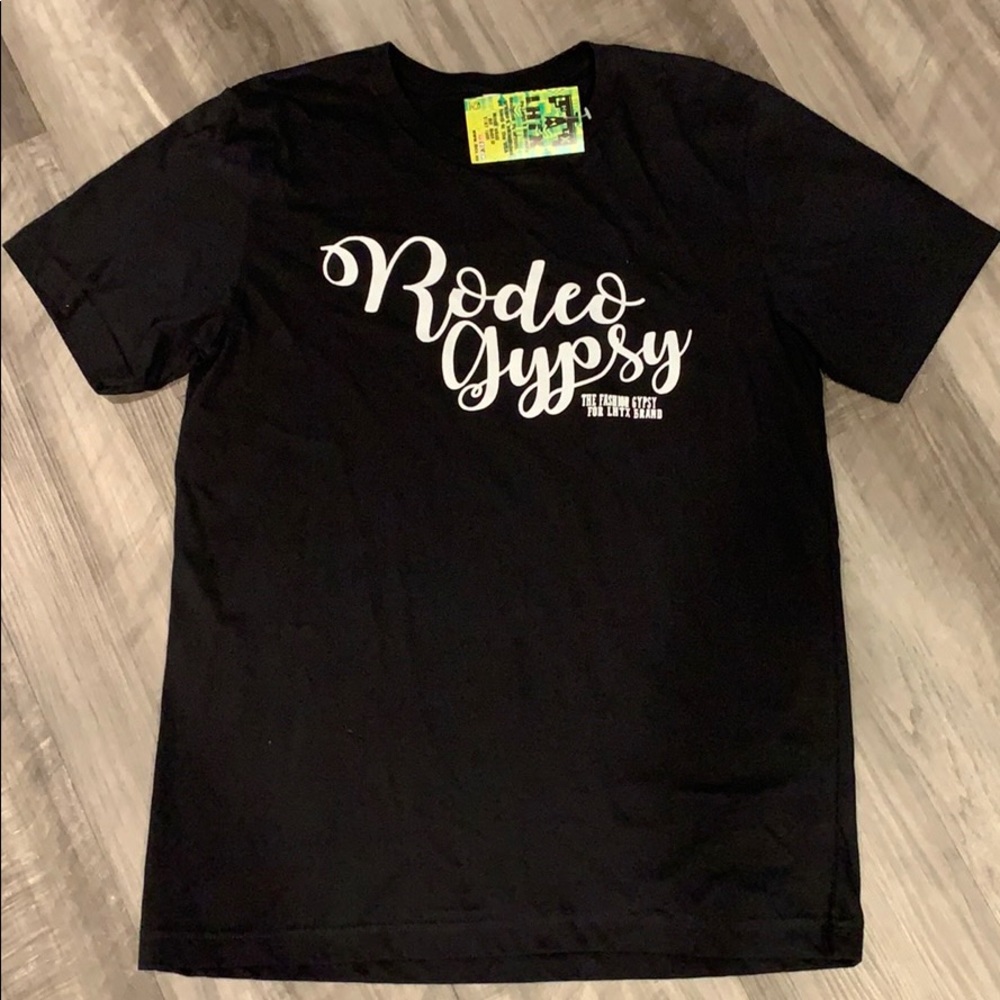 NWT! “Rodeo Gypsy” T-SHIRT! Size: Medium!